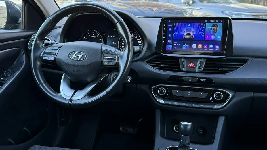 HYUNDAI i30 -