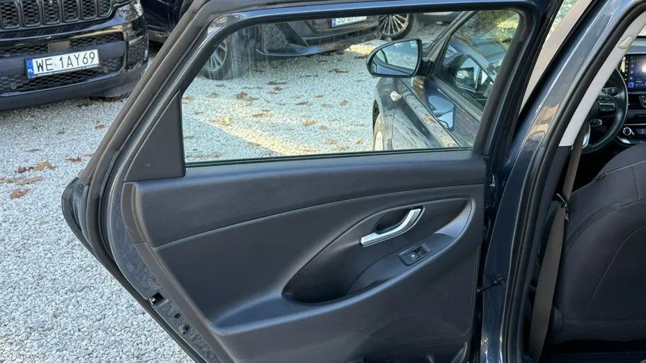 HYUNDAI i30 -