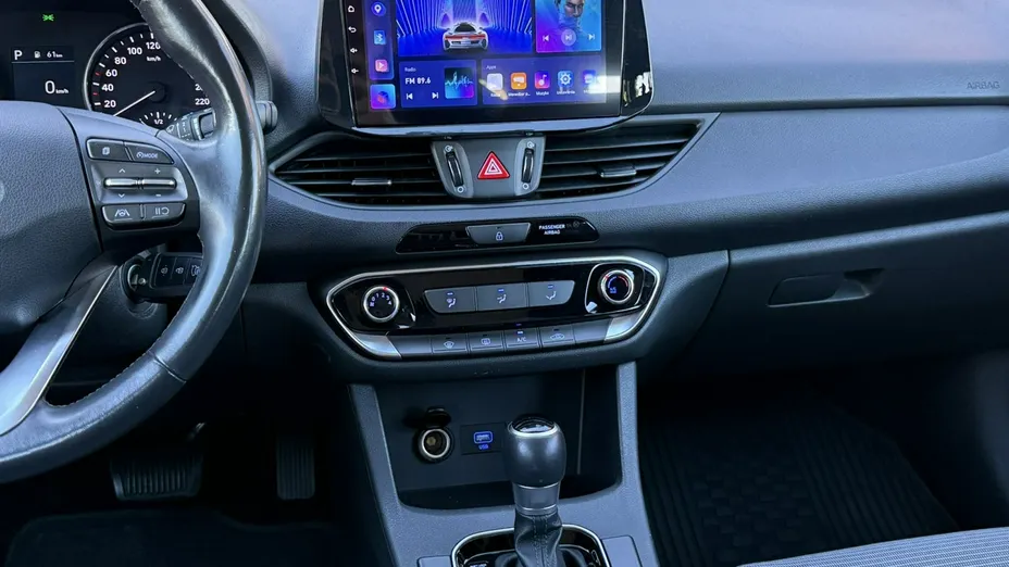 HYUNDAI i30 -
