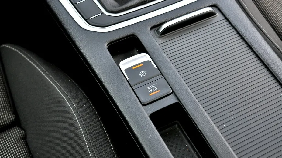 VOLKSWAGEN Passat -