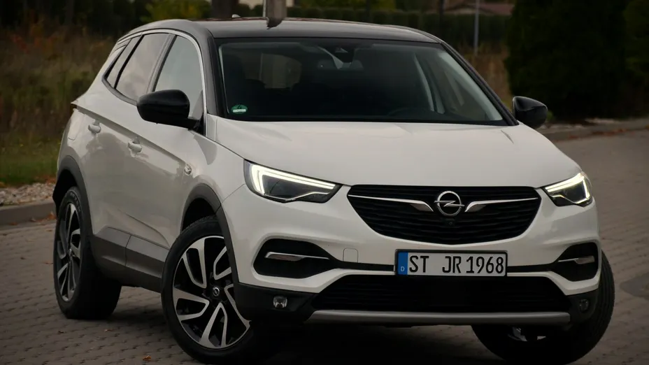 OPEL Grandland X -