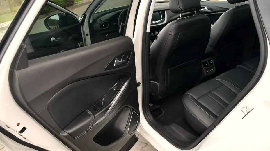 OPEL Grandland X -