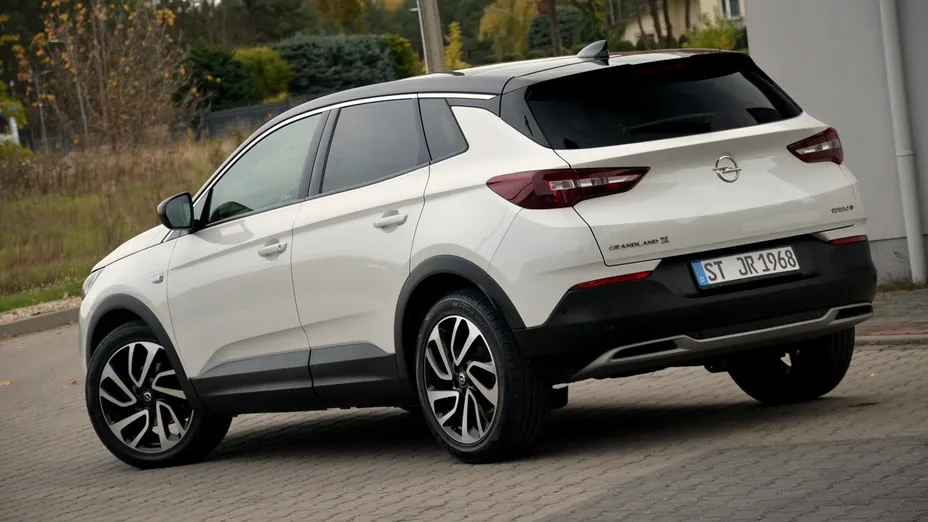 OPEL Grandland X -