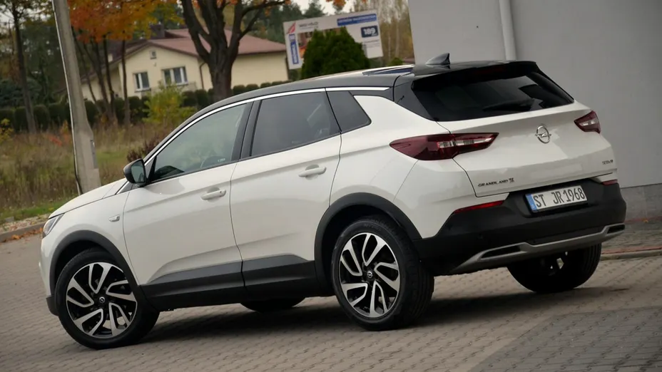 OPEL Grandland X -