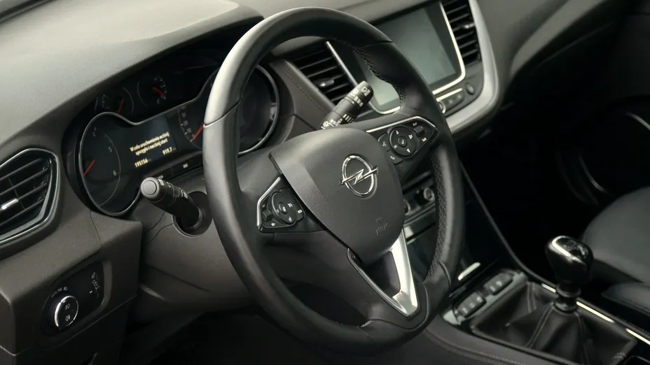 OPEL Grandland X -
