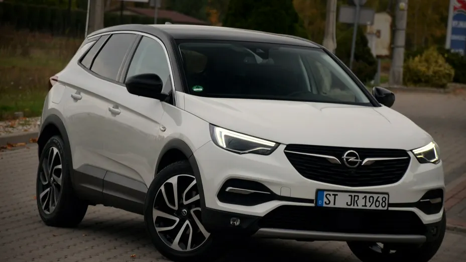 OPEL Grandland X -