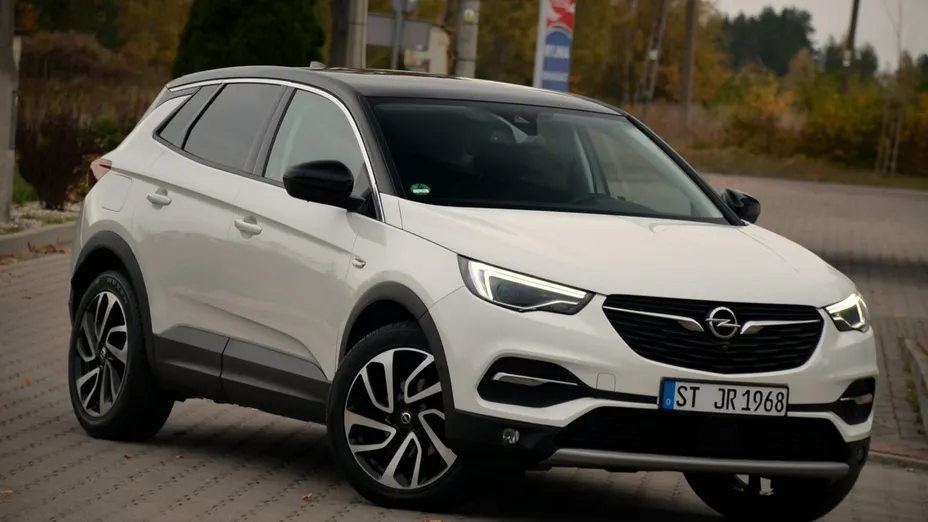 OPEL Grandland X -