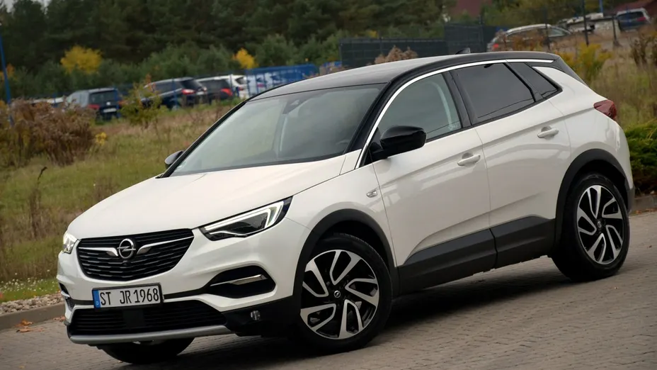 OPEL Grandland X -