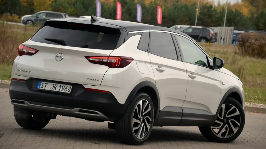 OPEL Grandland X -