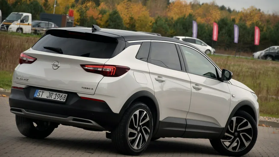 OPEL Grandland X -