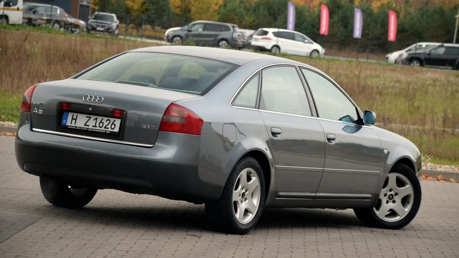 AUDI A6 -