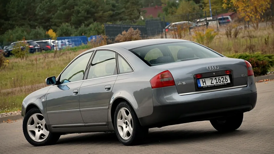 AUDI A6 -