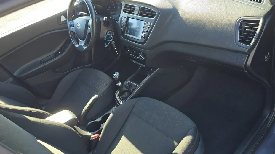 HYUNDAI i20 -