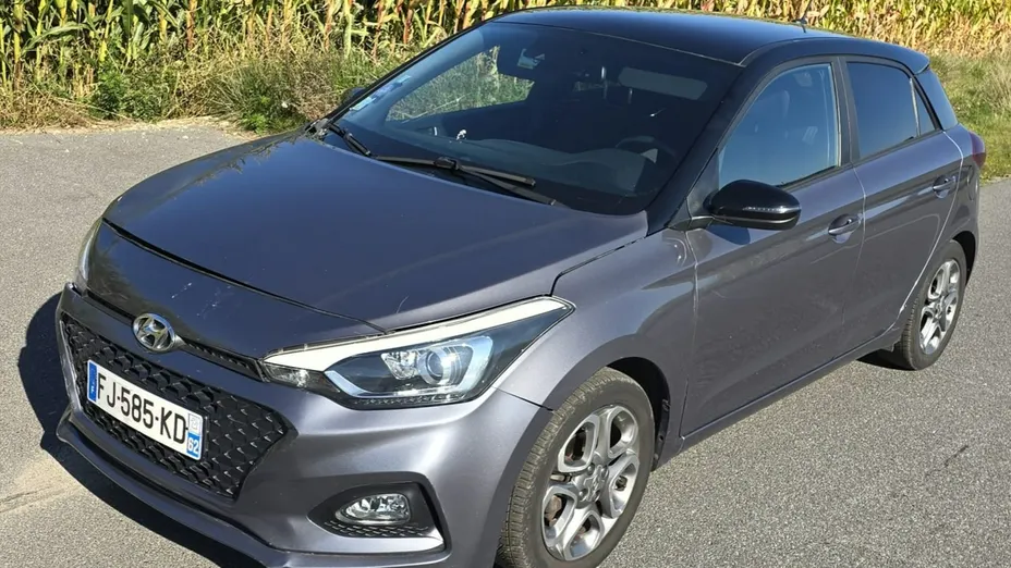 HYUNDAI i20 -