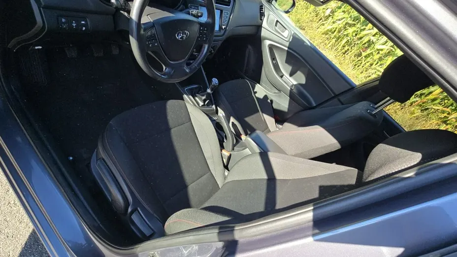 HYUNDAI i20 -
