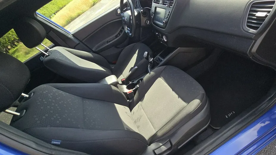 HYUNDAI i20 -