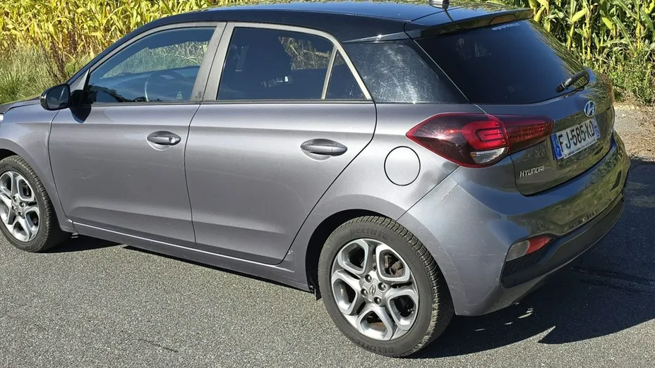 HYUNDAI i20 -