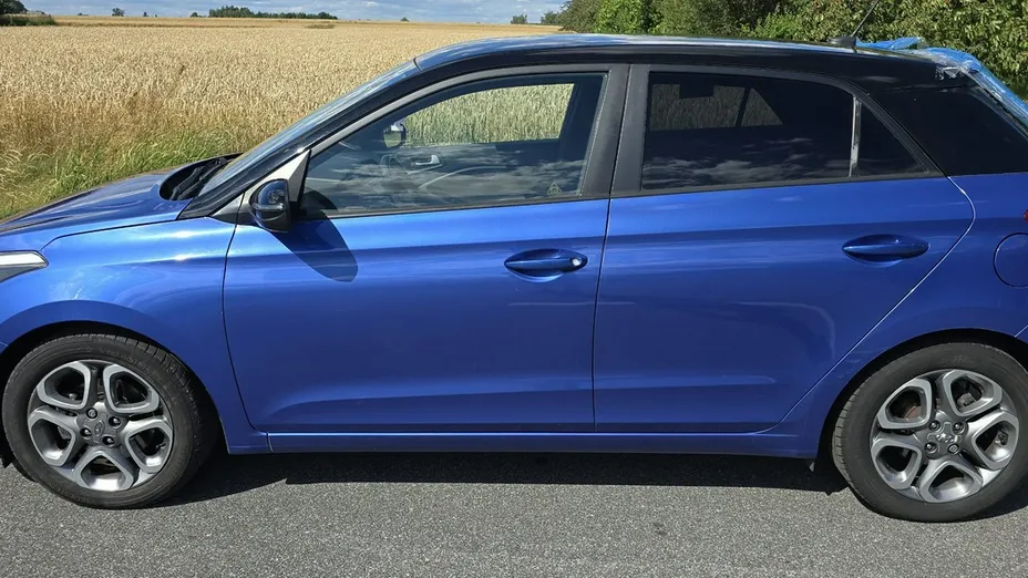 HYUNDAI i20 -