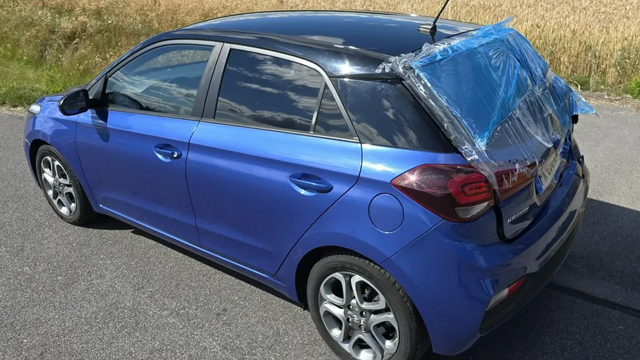 HYUNDAI i20 -