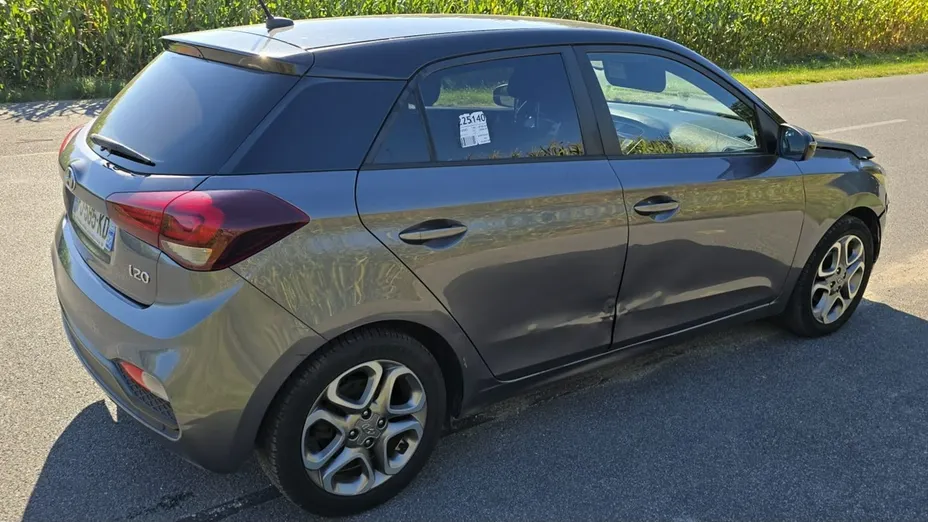 HYUNDAI i20 -