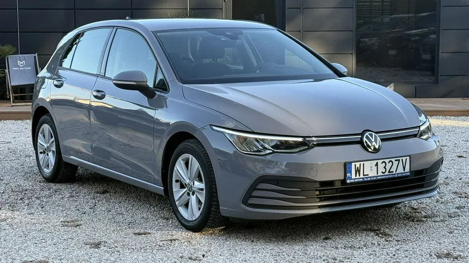 VOLKSWAGEN Golf -