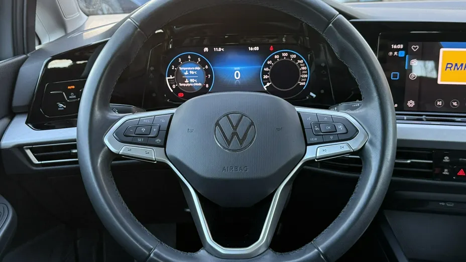 VOLKSWAGEN Golf -