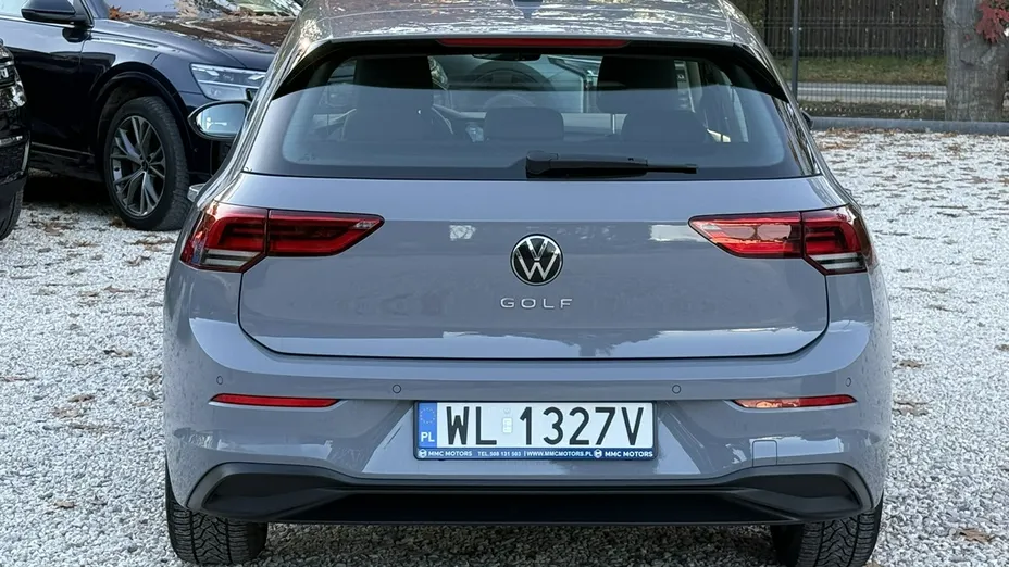 VOLKSWAGEN Golf -