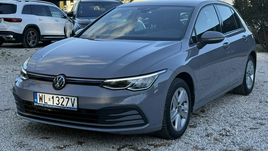 VOLKSWAGEN Golf -