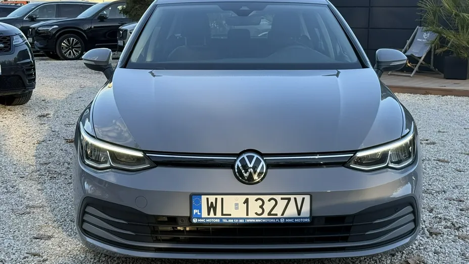 VOLKSWAGEN Golf -