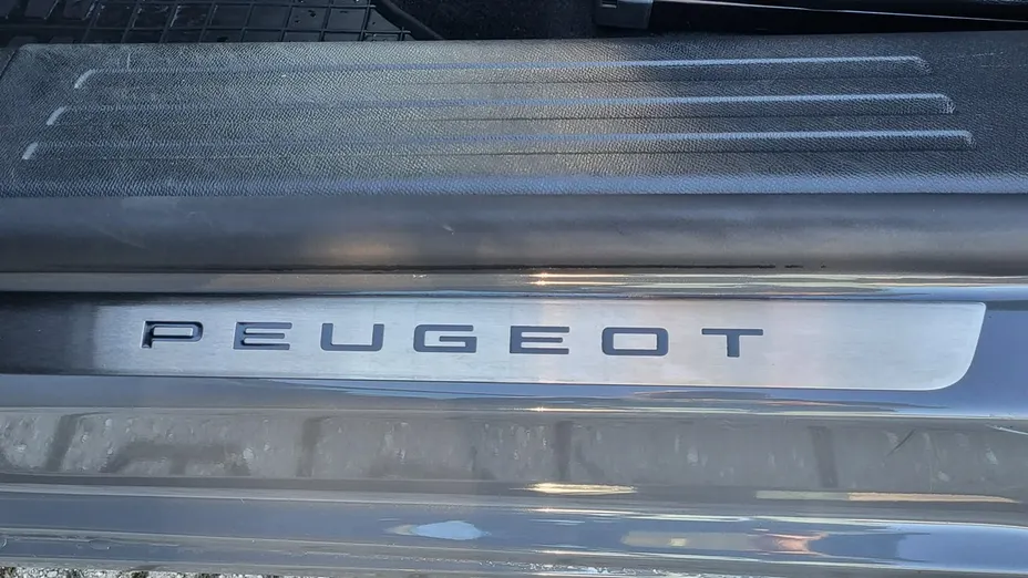 PEUGEOT 2008 -