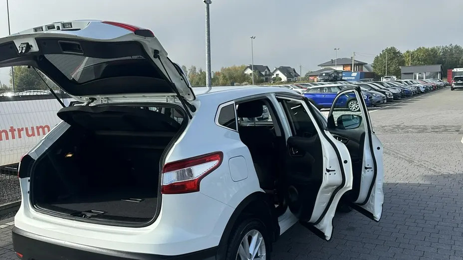 NISSAN Qashqai -