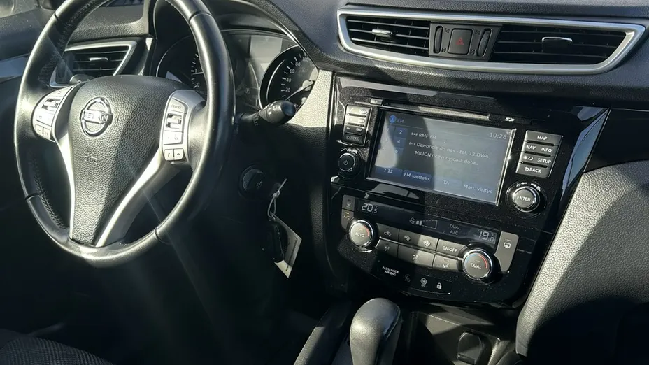 NISSAN Qashqai -