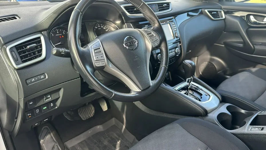 NISSAN Qashqai -