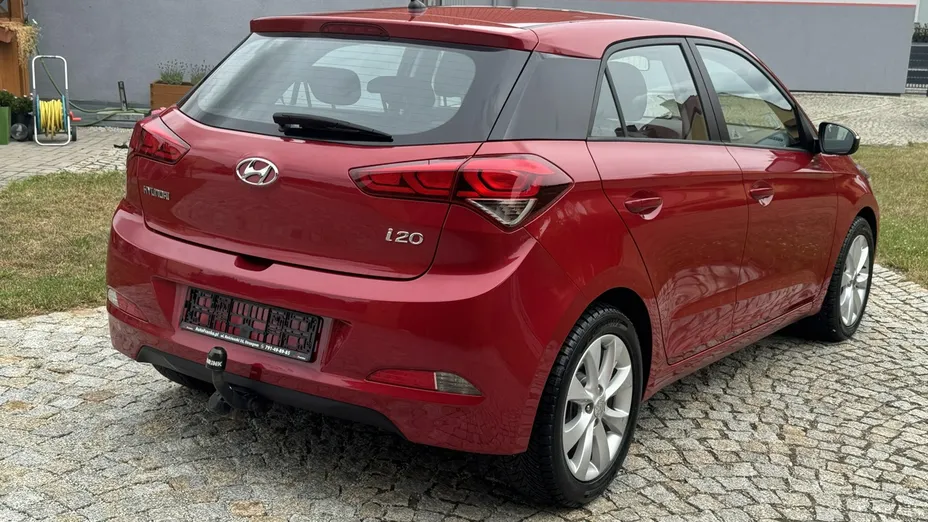 HYUNDAI i20 -