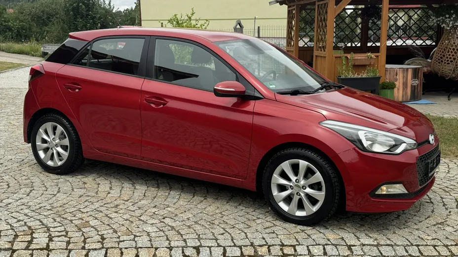 HYUNDAI i20 -