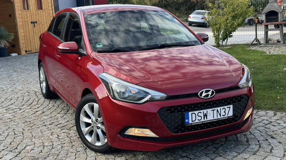 HYUNDAI i20 -