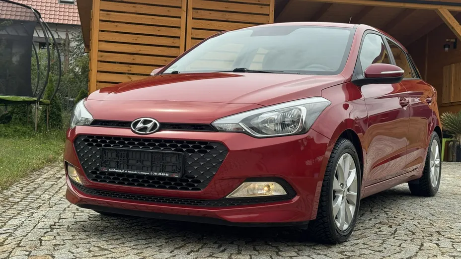 HYUNDAI i20 -