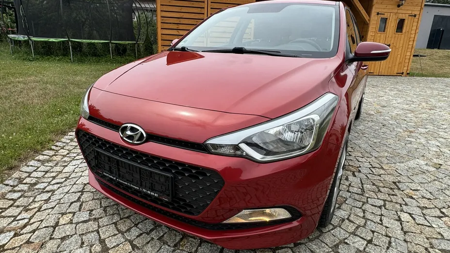 HYUNDAI i20 -