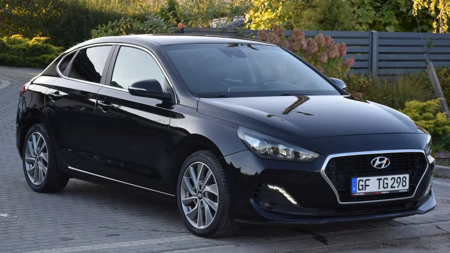 HYUNDAI i30 -