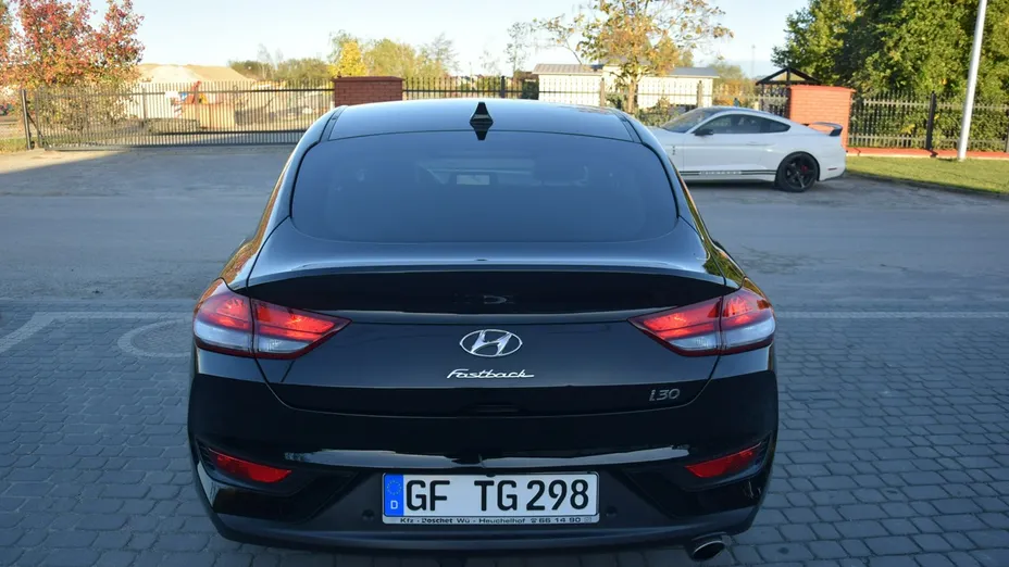 HYUNDAI i30 -