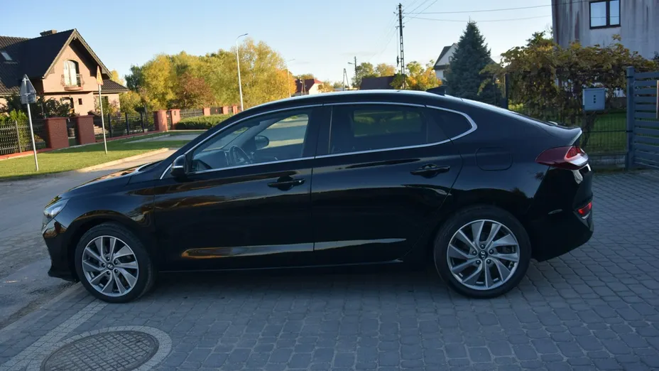 HYUNDAI i30 -