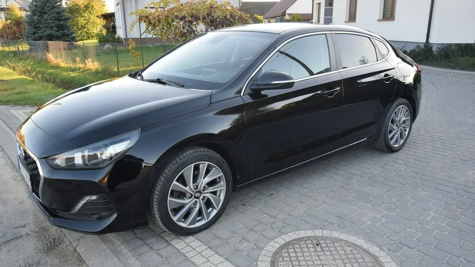 HYUNDAI i30 -