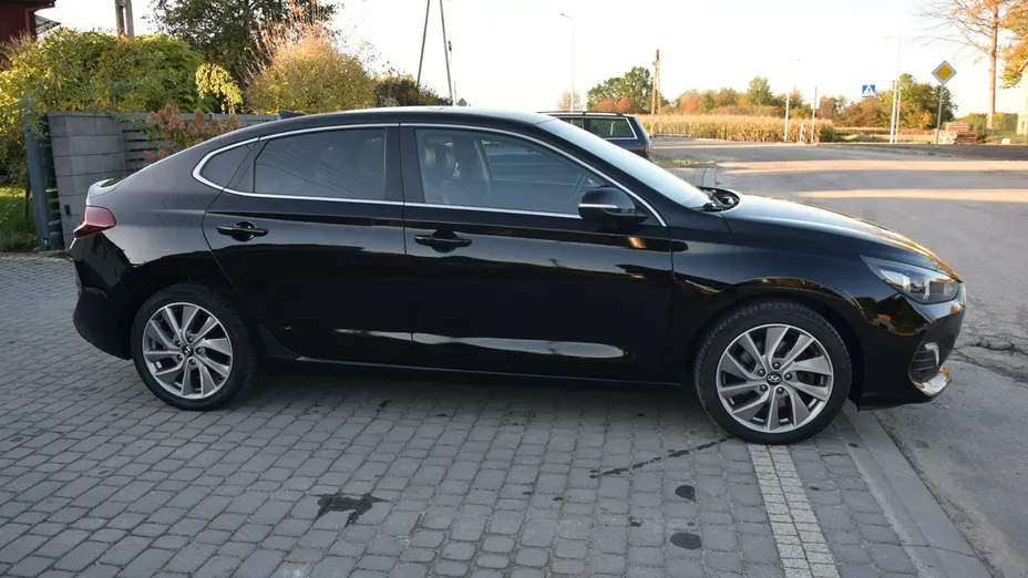 HYUNDAI i30 -