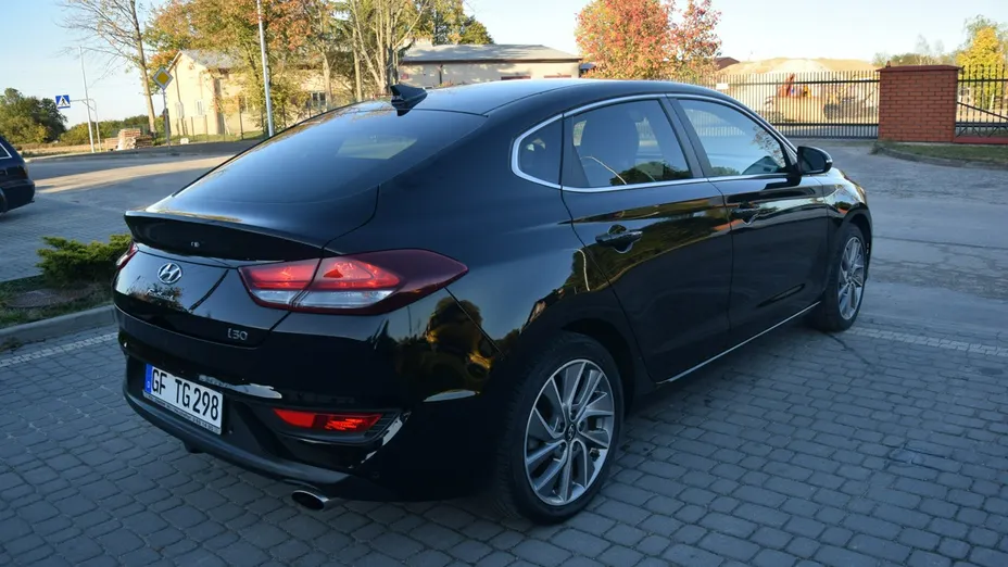 HYUNDAI i30 -