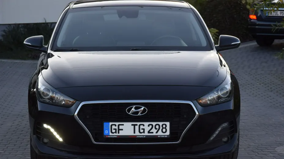 HYUNDAI i30 -