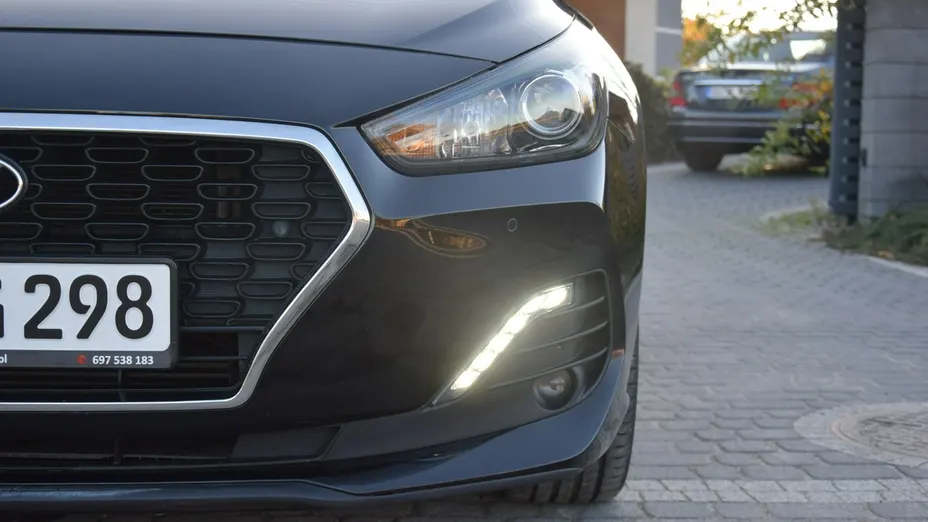 HYUNDAI i30 -