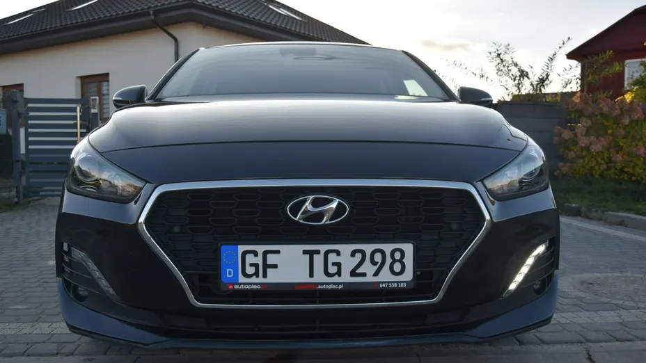 HYUNDAI i30 -