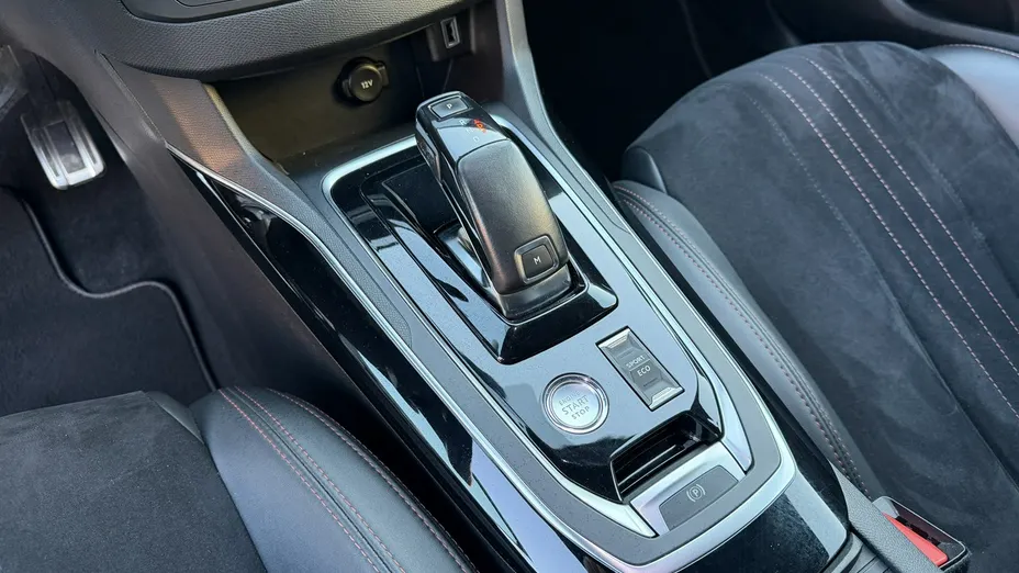 PEUGEOT 308 -