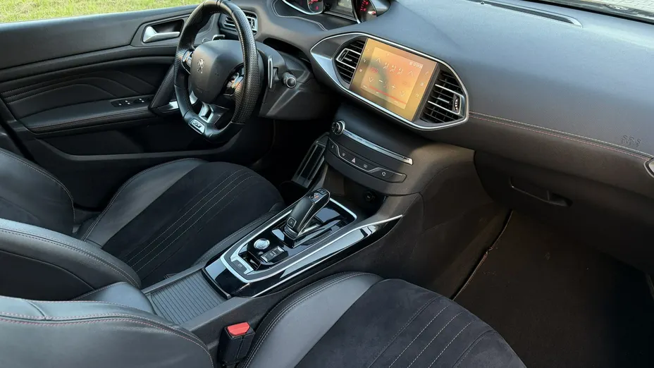 PEUGEOT 308 -