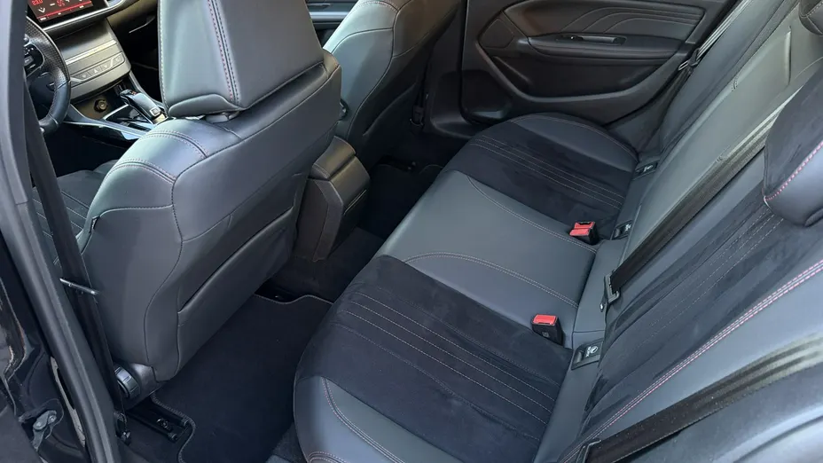 PEUGEOT 308 -